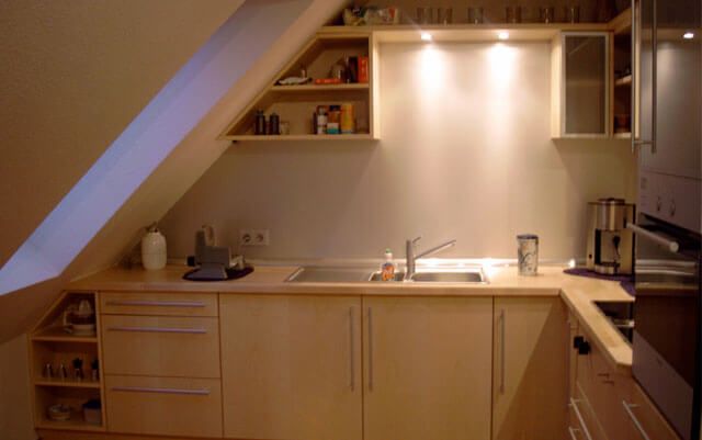 Küchenzeile aus Holz